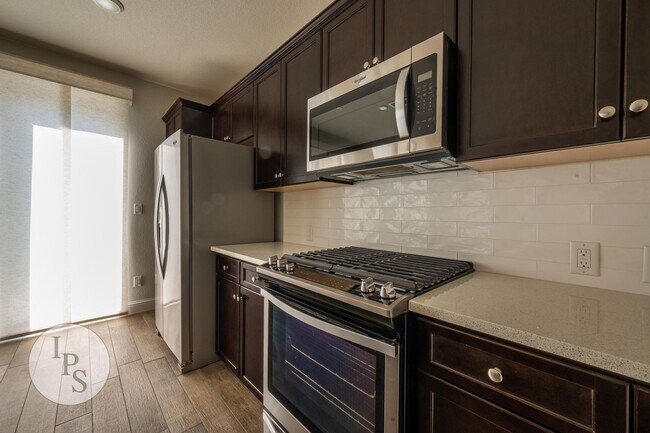 Building Photo - Canvas Collection at Copper River Ranch, 3BR/2.5BA, Built 2018, Gated Community - Lots of Amenities