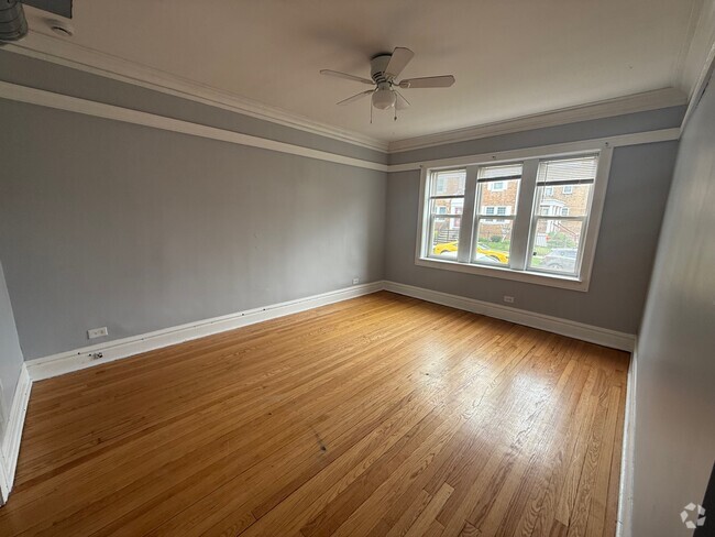 Building Photo - 3020 N Karlov Ave