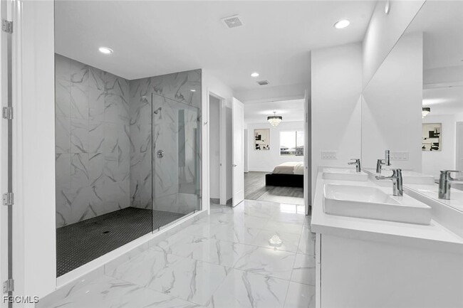 Building Photo - 5316 Marano Dr