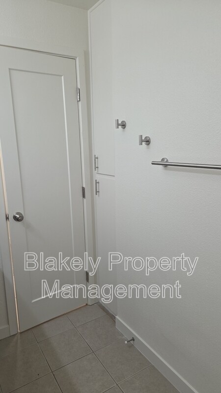 Building Photo - 2118 S Roosevelt St