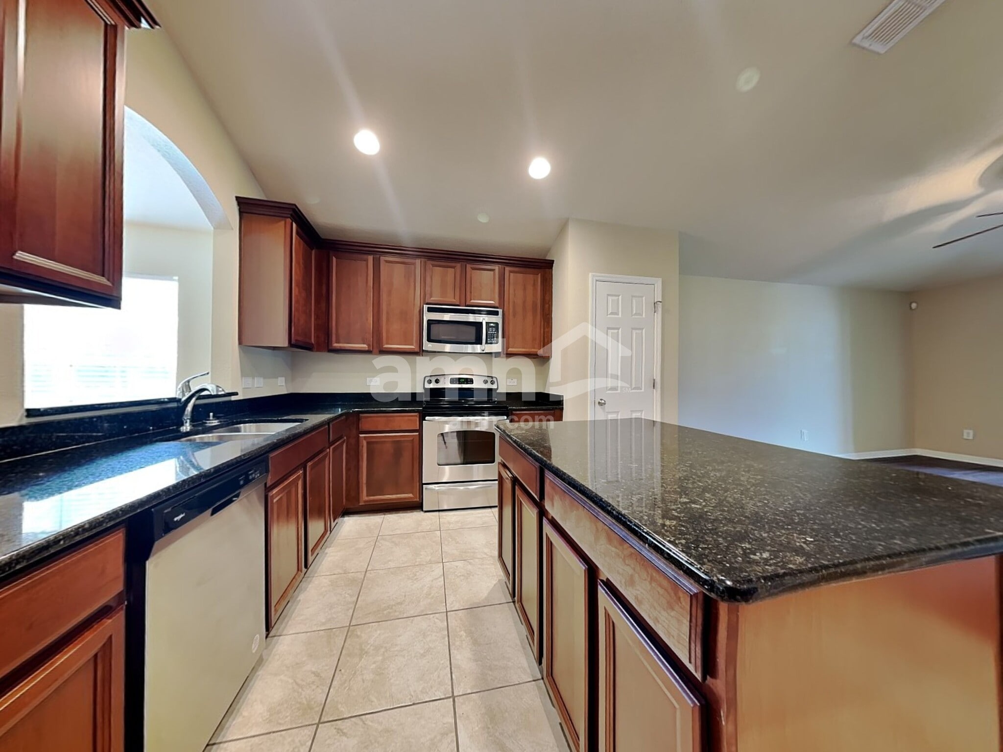 Building Photo - 915 Branchwood Way