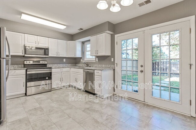 Building Photo - 6044 Sirenia Pl