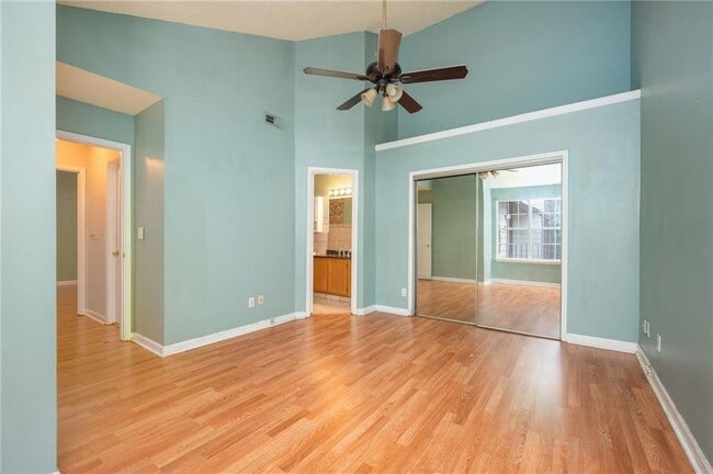 Building Photo - 915 Wentworth Ct