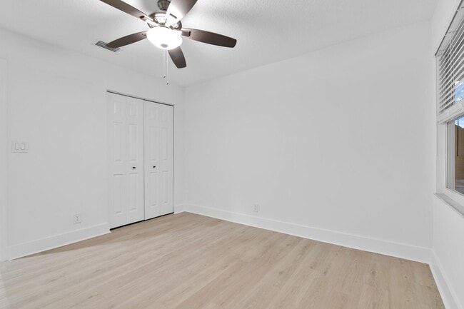 Building Photo - 8608 Vía Giula