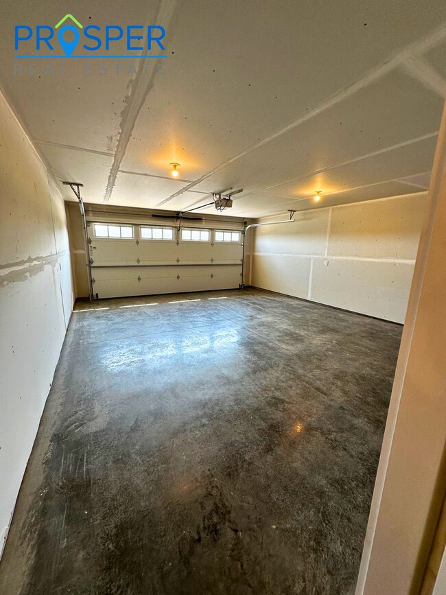 Building Photo - CA785X