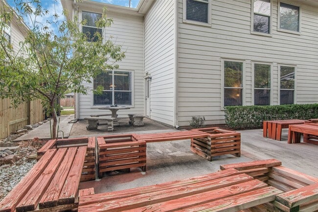 Building Photo - 16418 Pademelon Dr
