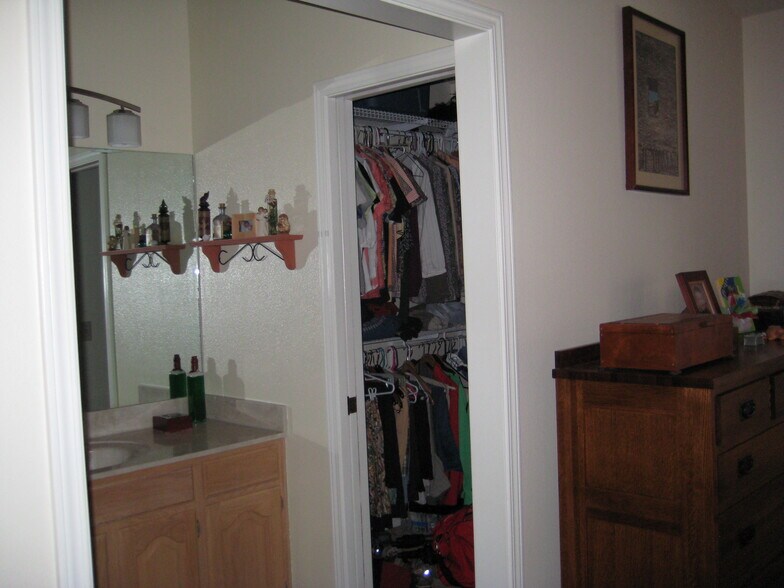 Building Photo - 3496 S Moore Cir