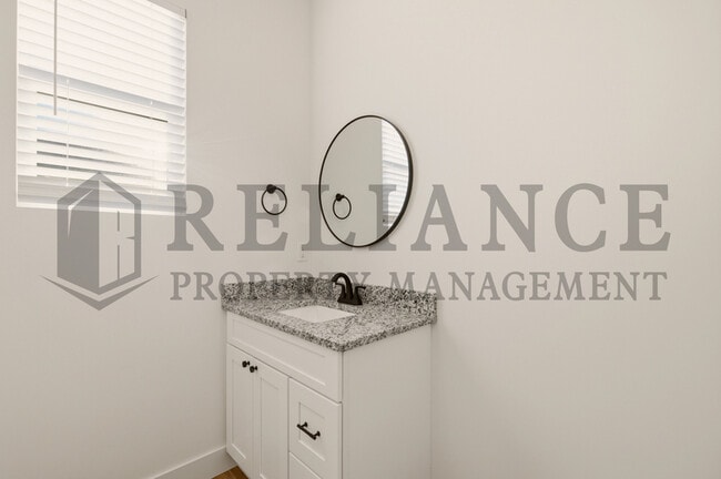 Building Photo - 737 Elmwood St