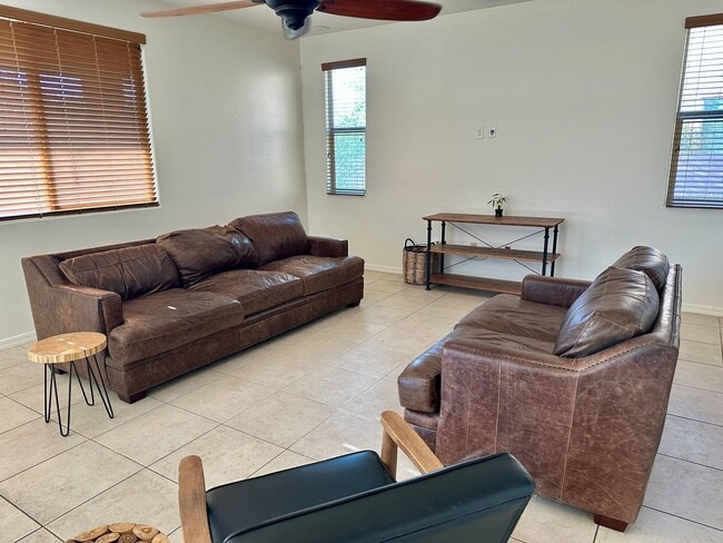 Building Photo - Stunning 2 story home in Oro Valley!!