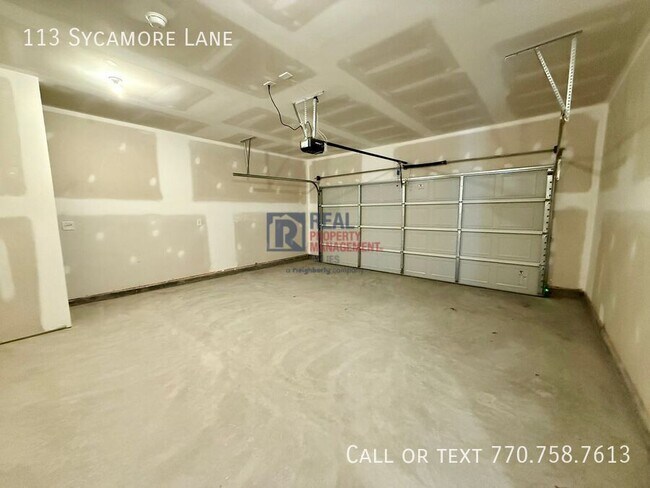 Building Photo - 113 Sycamore Ln