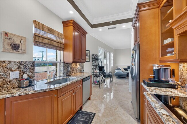 Building Photo - 4332 Sea Grape Dr