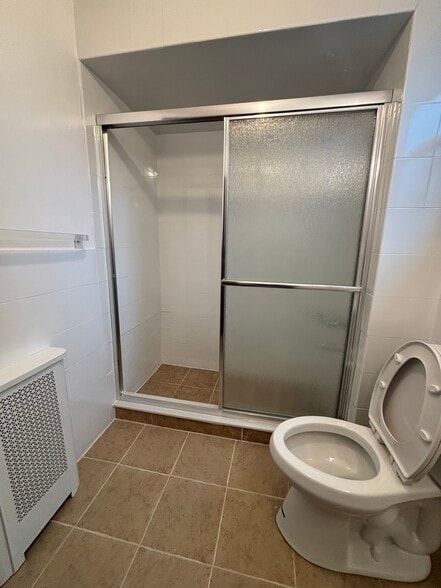 1st floor bathroom - 209 Fern Ave