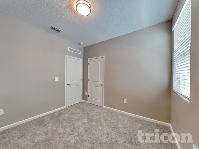 Building Photo - 741 Honeyrock St