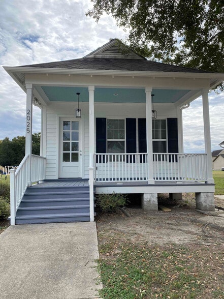 Building Photo - 2025 Elvin Dr