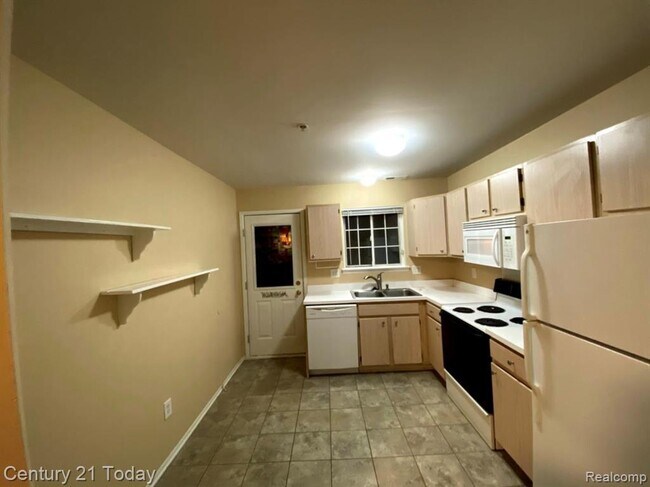 Building Photo - 22105 Atlantic Pointe