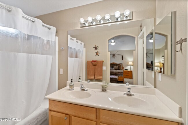 Building Photo - 4553 E Coyote Wash Dr