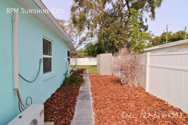 Building Photo - 536 Roanoke St