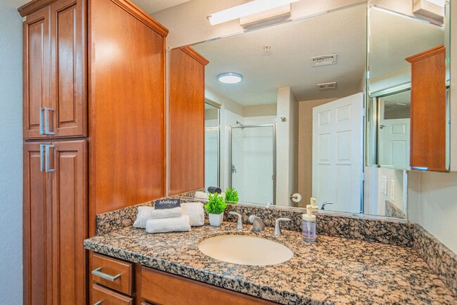 Building Photo - 1275 E University Dr