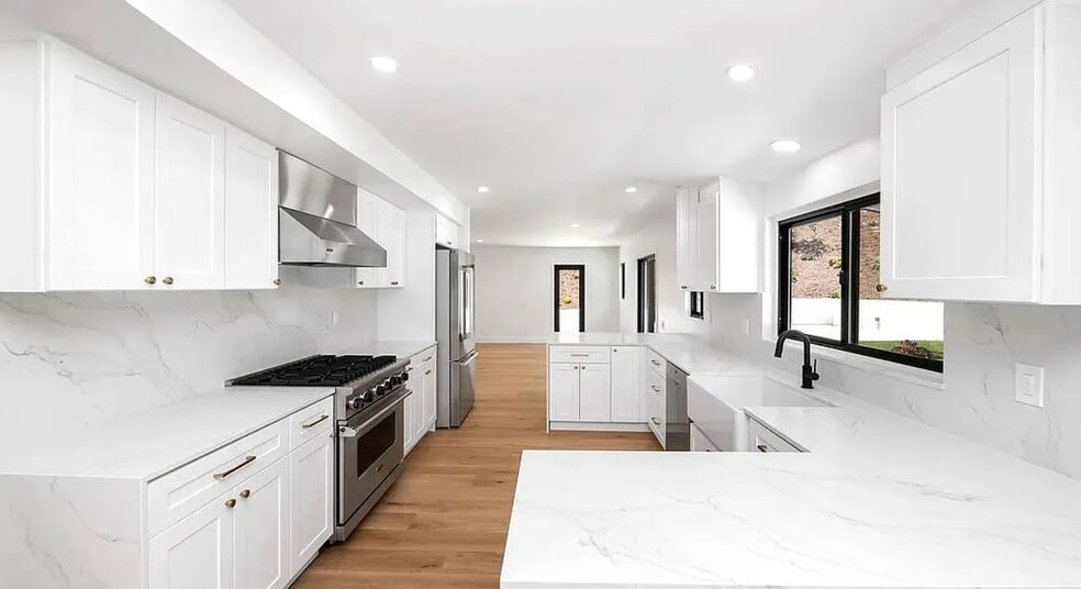 Building Photo - 17163 Clemons Dr