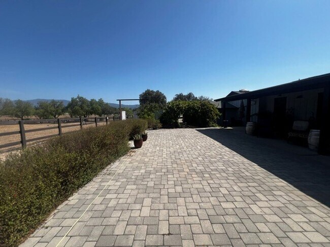 Building Photo - 1701 Calzada Ave
