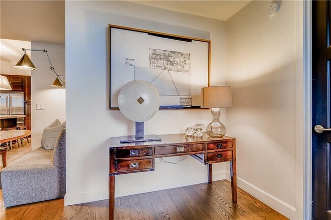 Building Photo - 1820 Peachtree Rd NW