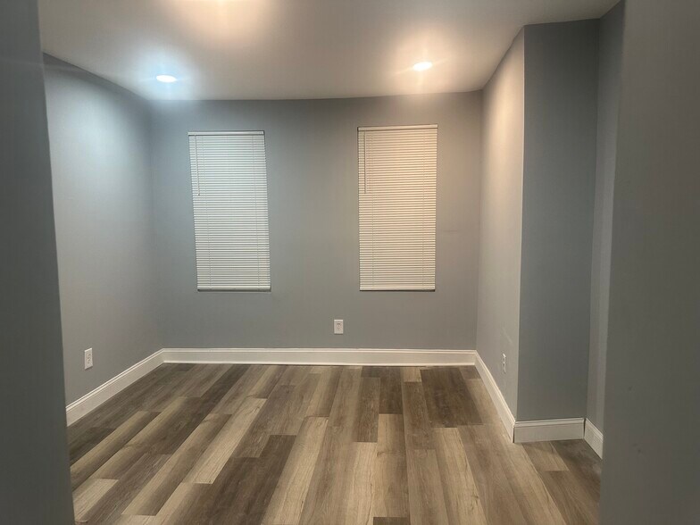 Building Photo - 1639 Darley Ave