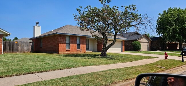 Building Photo - 1320 Greenfield Dr