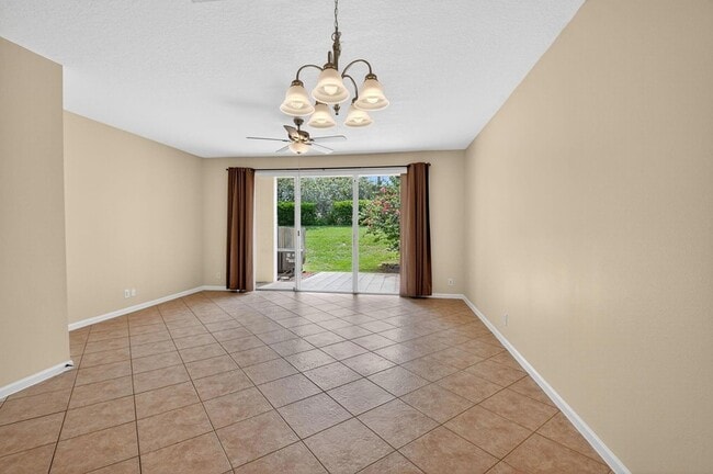 Building Photo - 8020 Briantea Dr