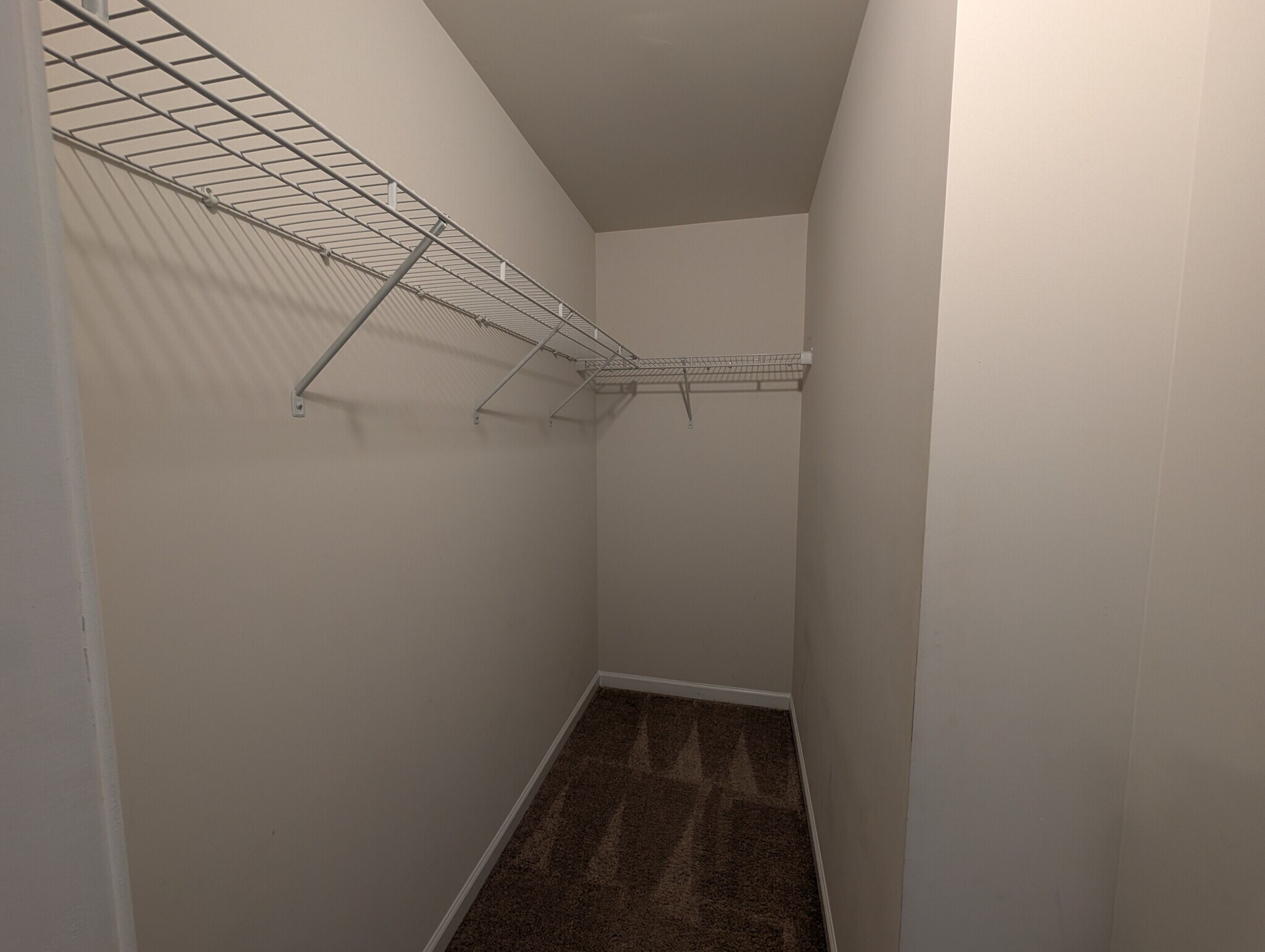 Building Photo - Room in House on Eastcott Ave