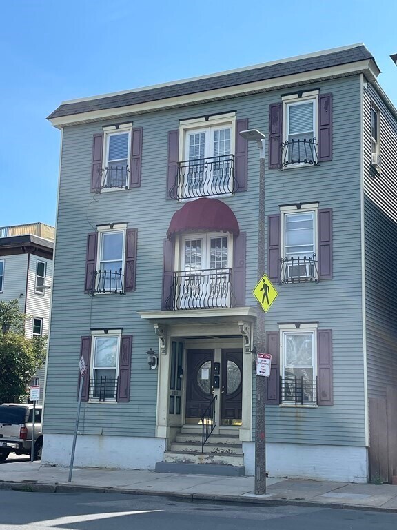 Building Photo - 117 Boston St