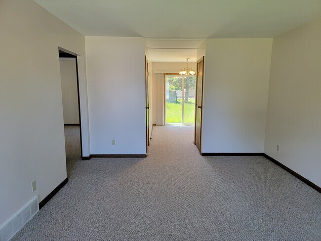 Building Photo - 6293 Amanda Dr