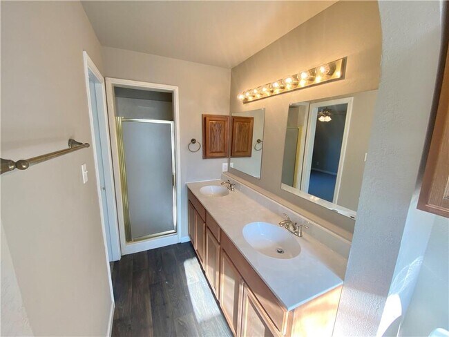 Building Photo - 6417 Orange Blossom Way