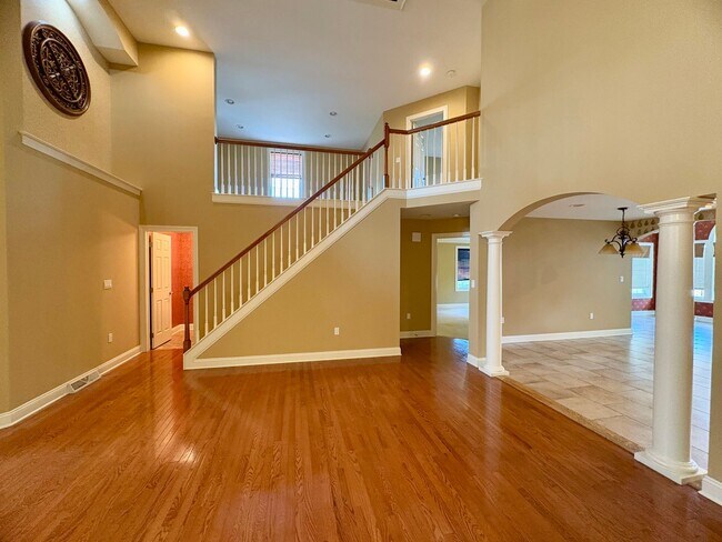 Building Photo - 3 bedroom 2.5 bathroom Townhome in Mount Joy!