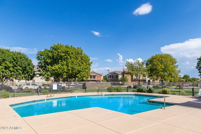 Building Photo - 457 N 169th Ave