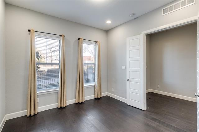 Building Photo - 1348 Arch Pl