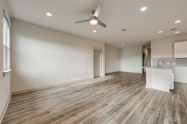 Building Photo - 153 Filifera Ct