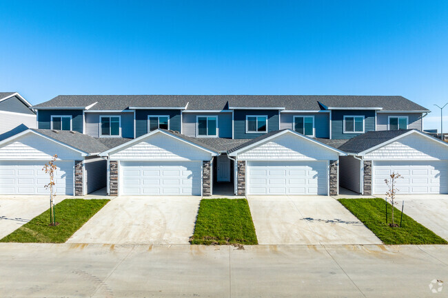 Building Photo - Prairie Village Commons