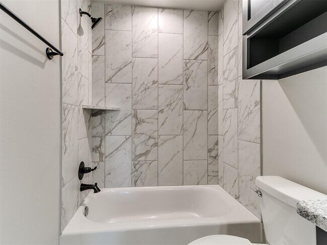 Building Photo - 12200 Rockbed Dr