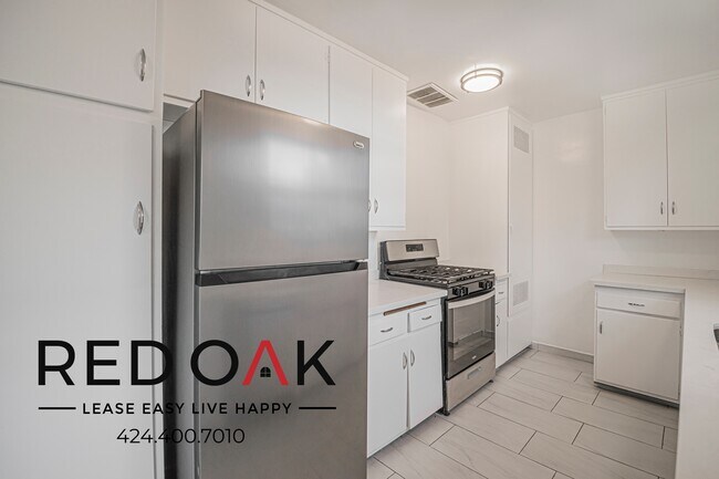 Building Photo - 2243 Merton Ave