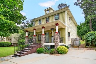 Building Photo - Decatur's Hidden Gem: Renovated 3BR Retreat with Expansive Backyard, Fruit Trees & Unbeatable Loc...