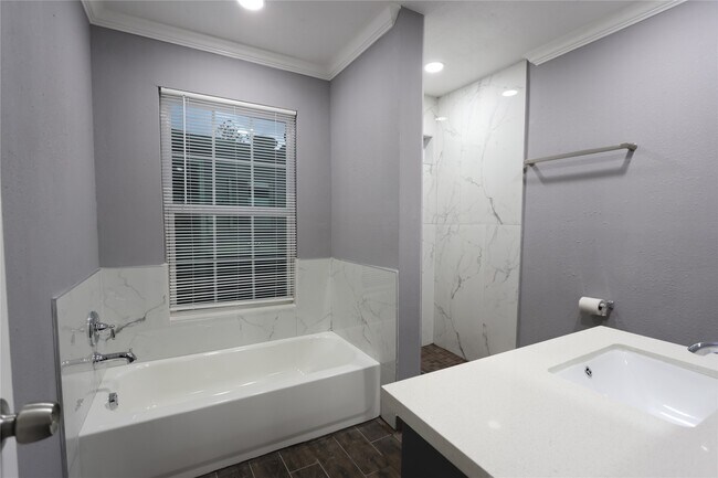 Building Photo - 10406 Townhall Ln