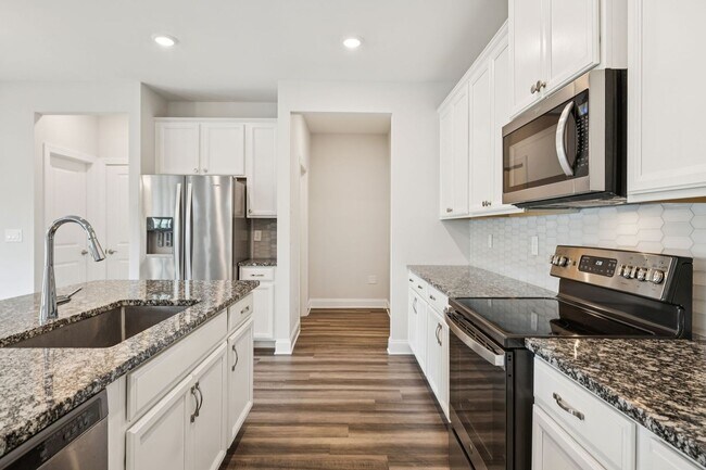 Building Photo - Clover Glen Rental