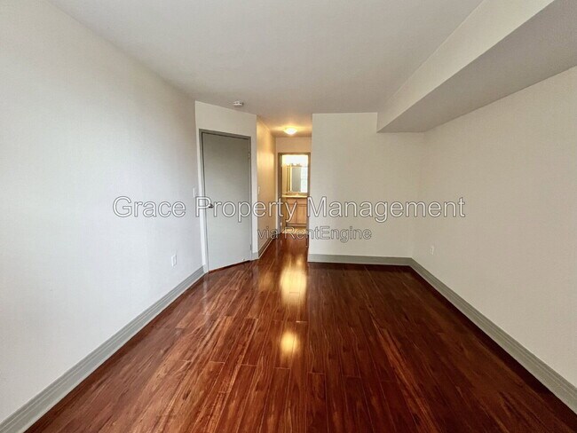 Building Photo - 601 W 11th Ave