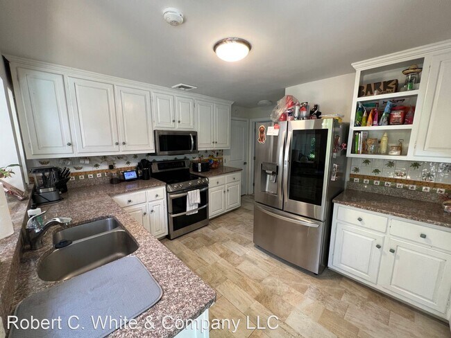 Building Photo - 3 br, 2 bath House - 11 Walker Lane