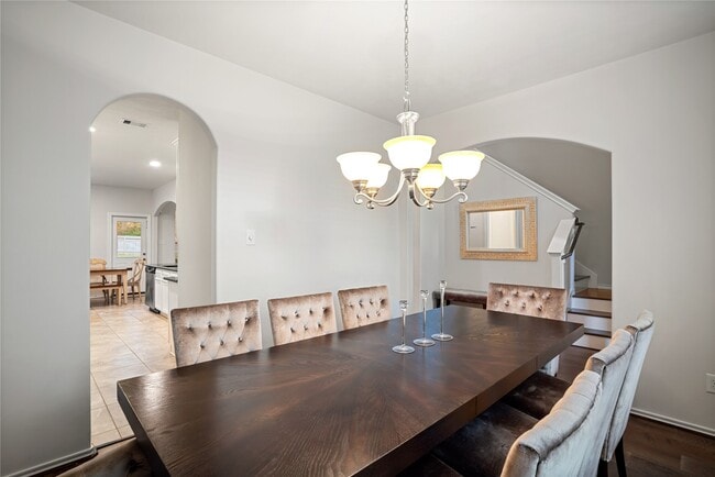 Building Photo - 131 N Hawkhurst Cir