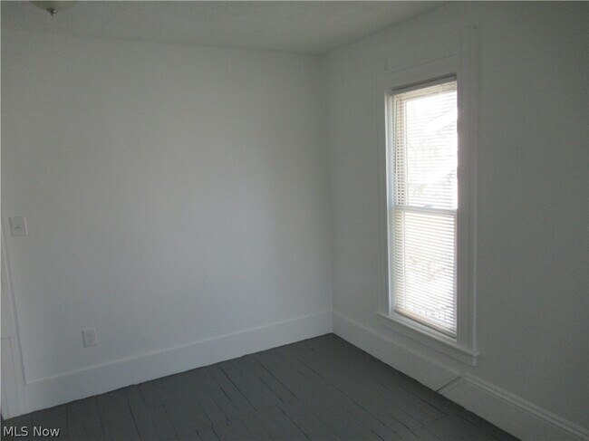 Building Photo - 67 Woodrow Ave