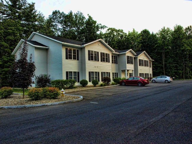 Apartment Building (E Court) - Shaker Run Apartments