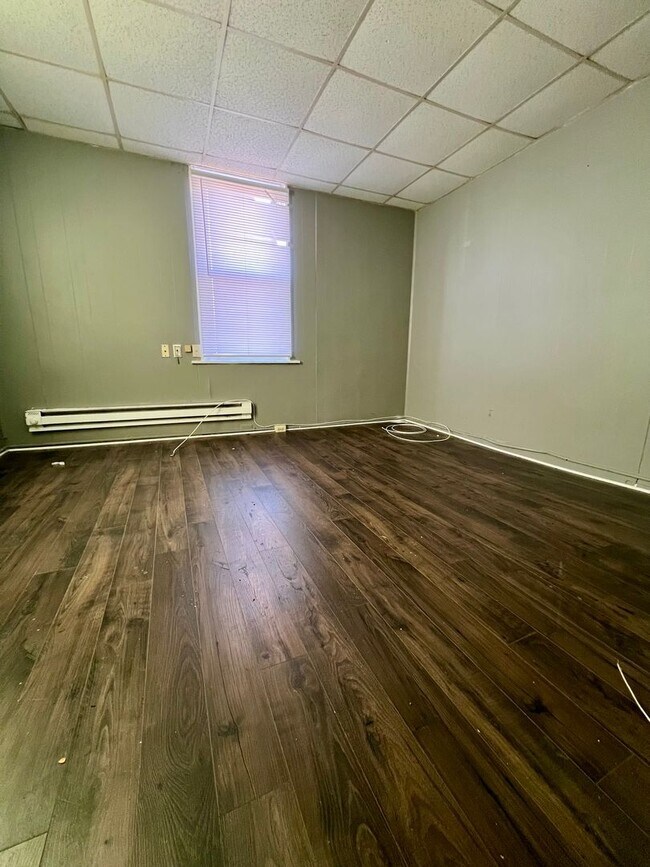 Building Photo - Gorgeous 2-Bedroom Apartment in Darby! Available NOW!