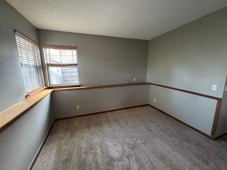 Building Photo - 1460 W 134th Pl