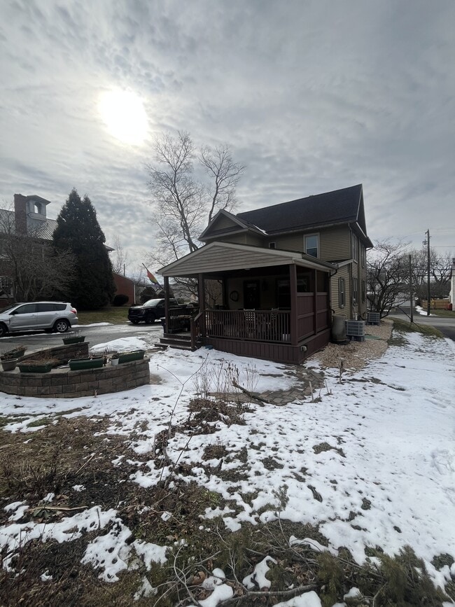 Building Photo - 4276 Division Hwy